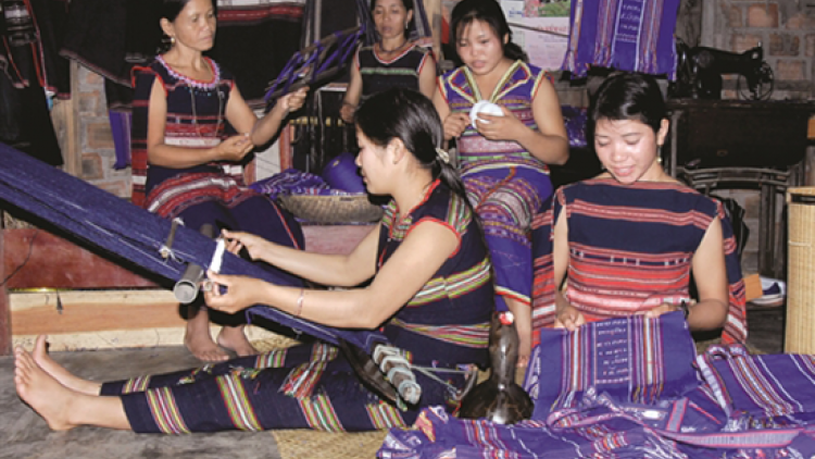 Pachoom bh’rợ tr’nêng đoọng ha đhanuôr acoon cóh, bhiệc bhrợ tơợ Bắc Trà My