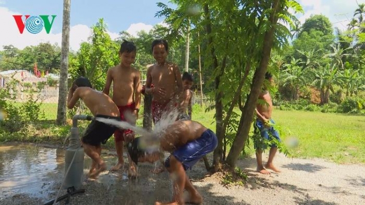 Video: Liêm choom đác đoong cha’ngaách chô lâng đhanuôr Ca Dong(HIỆU QUẢ NGUỒN NƯỚC SẠCH VỚI BÀ CON CA DONG)