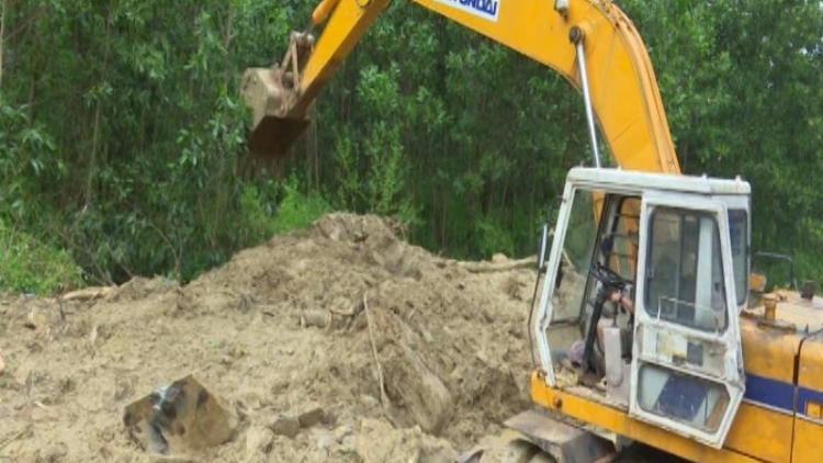 Video: TẬP TRUNG KHẮC PHỤC SẠT LỞ QUỐC LỘ 14B