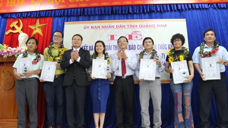 Pazao đoọng ch’ner Báo chí Huỳnh Thúc Kháng g’lúh 11