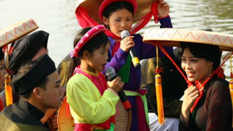 Đơơng âng pr’hát Quan họ mót ooy trường học