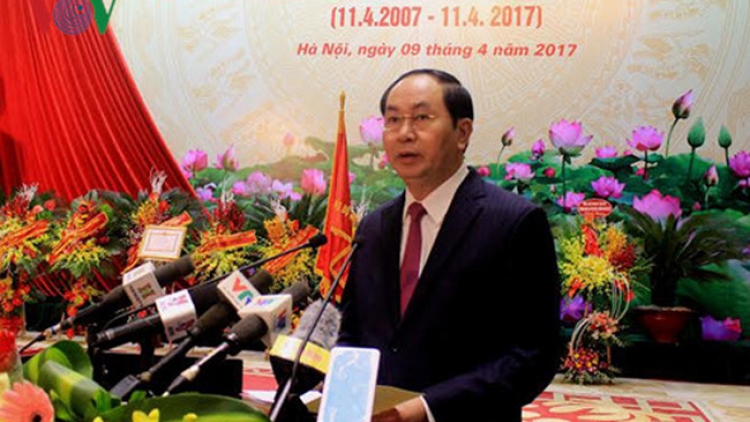 Chủ tịch nước Trần Đại Quang pấh bhiệc bhan  hơnh deh 10 c’moo bhrợ t’váih Đảng bộ Khối apêê cơ quan Trung ương