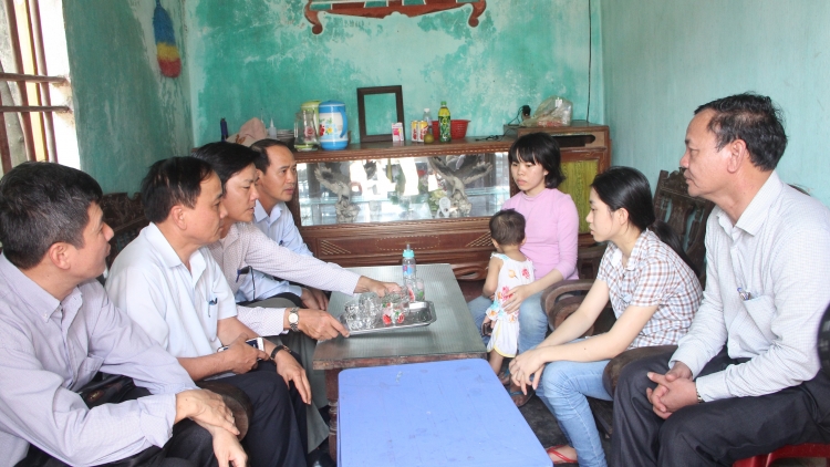 Thủ tướng k’đươi moon k’rang lêy, zúp zooi đoọng ha pr’loọng đong ma nuýh cher đoọng râu tợơ a chắc a rang đay đhị Hà Tĩnh