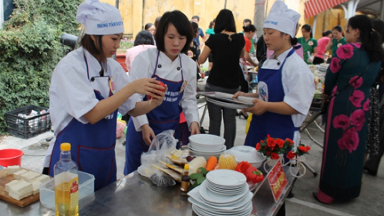 Hải Phòng: Khen thưởng k’ha riêng công nhân pa bhrợ bhriêl choom