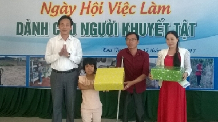 Kon Tum: T’ngay bhiệc bhan bh’rợ tr’nêng đoọng ha pêê khuých goo