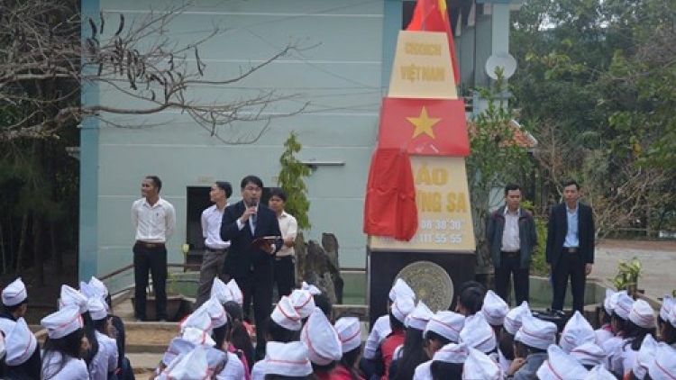 Quảng Nam: Trường học zr’lụ da ding ca coong bhrợ pa dưr pr’đhang cr’lặ chủ quyền Trường Sa