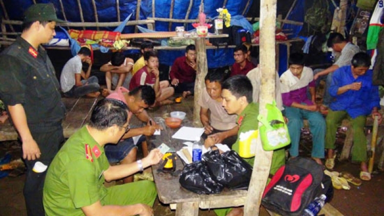 Quảng Nam: ha’rập boọng bhrợ vàng, mưy cha’nặc chêết