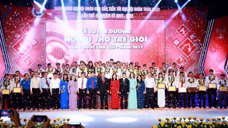 Hơnh déh 60 cha nặc manứih thợ p’niên bhriêr ta’bách prang k’tiếc k’ruung g’lúh 8