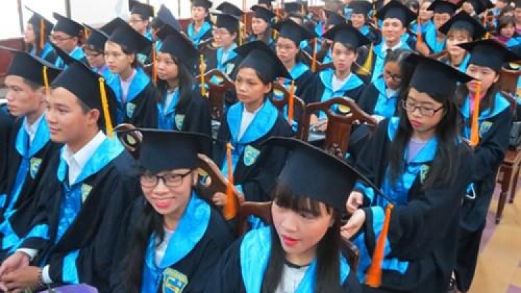 Thành Hoá: R’pặ bhiệc bhrợ đoọng ha sinh viên tốt nghiệp đắh  cử tuyển