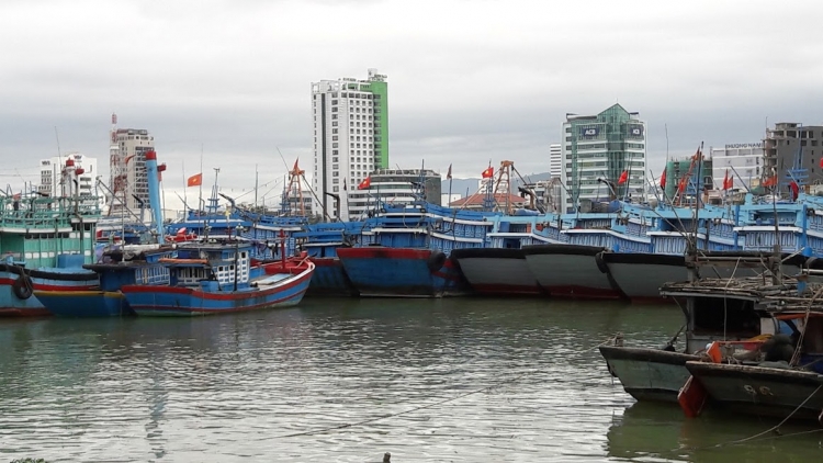 Miền Trung: Ta bhúch manuýh pa bhrợ cóh biển