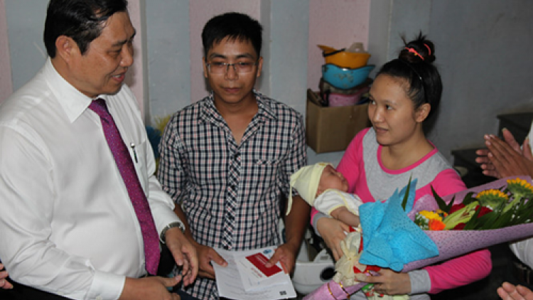Đà Nẵng bhrợ têng liêm choom bhiệc pazao đoọng bha ar khai sinh, bảo hiểm y tế, hộ khẩu đhị pr’loọng đông p’niên