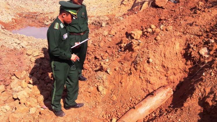 Quảng Trị: Nắc bơơn lêy cớ bom ga mắc đhị zr’lụ bhrợ t’bhứah cửa khẩu quốc tế