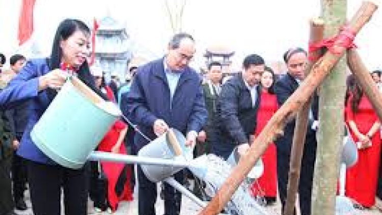 Chủ tịch Ủy ban Trung ương MTTQ Việt Nam: Lêy bhrợ bhiệc zư lêy crâng,chóh crâng nắc váih bh’rợ buôn lóih âng ma nuýh Việt