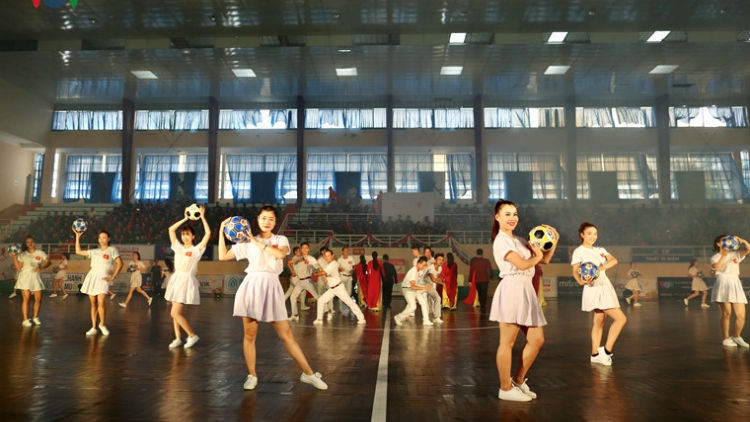 Bhrợ p’cắh bh’rợ Vòng loại Vô địch k’tiếc k’ruung bh’rợ Futsal HD Bank Cúp 2017
