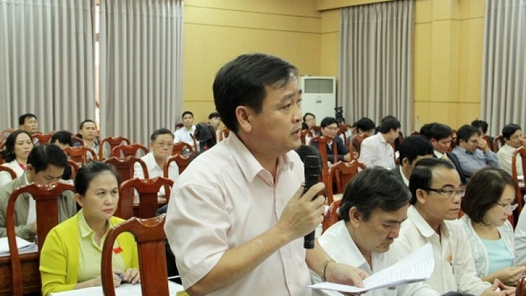 Hội đồng nhân dân tỉnh Quảng Ngãi ch’mêết ha lỵ lêy xang bấc nghị quyết ooy bh’rợ pa dưr kinh tế - xã hội