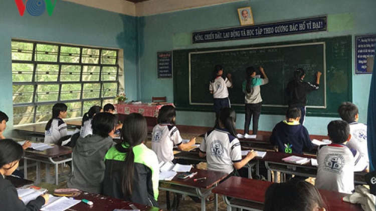 Bình Định: Lâh 1000 học sinh lơi học