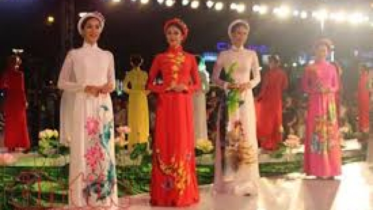 Thành phố Hồ Chí Minh: Bhrợ têng: Bhiệc bhan xa nấp dal g’lúh 4