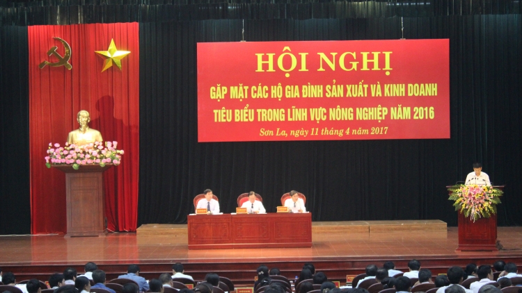 Sơn La: Lưm mặt pr’lọong đong bhrợ cha choom đắh ch’chóh b’bệêt