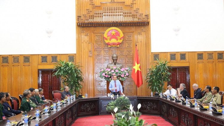 Phó Thủ tướng Trương Hoà Bình lưm đại biểu ma nuýh vêy công tỉnh Kon Tum