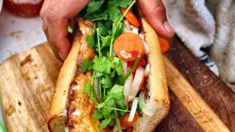 Quảng Ngãi: Pr’đhang bánh mỳ bhrợ boọl ch’na crêê boọ tụ cầu rơớc