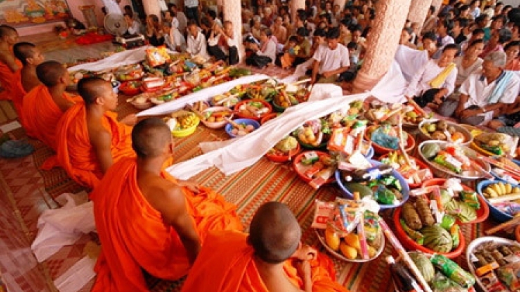 Vĩnh Long họp mặt cán bộ, sư sãi Khmer đha lum tết Chol Chnam- Thmay