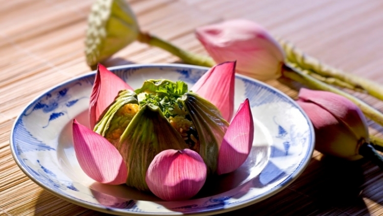 Pa dưr rau chr’nắp âng sen Huế