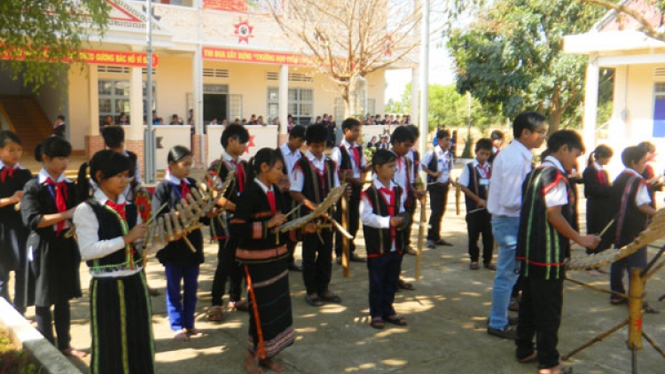 Kon Tum: K’rong pay  zên lết, Trường Phổ thông Dân tộc nội trú nắc chroót pa rách 376 ức đồng đoọng ha học sinh