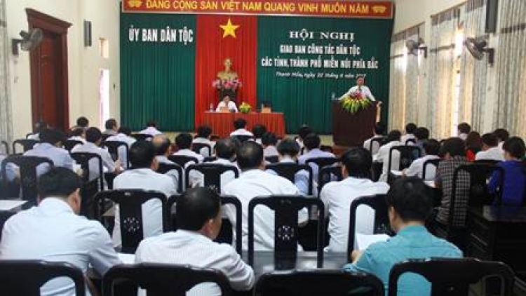 Xay bhrợ liêm choom apêê chính sách ha đhanuôr acoon cóh lâng da ding k’coong