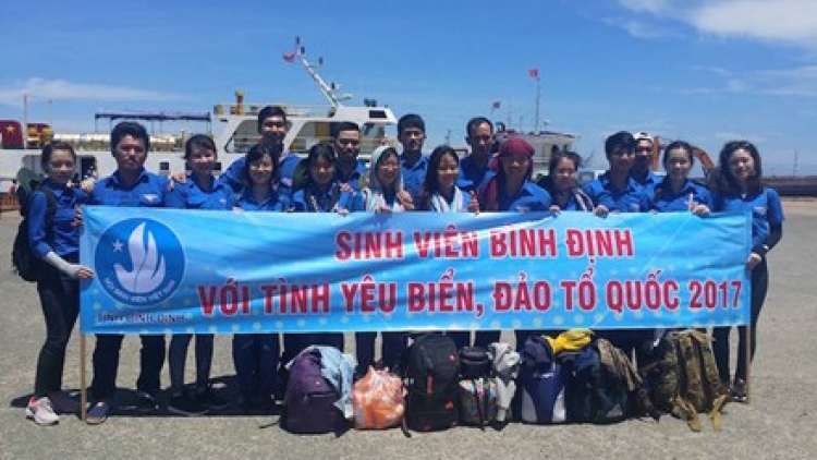 Bh’rợ Sinh viên lâng biển đảo k’tiếc k’ruung đhị chr’hoong đảo Phú Quý