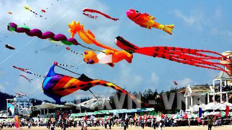 Festivel C’kir Quảng Nam g’lúh VI: N’năng diều p’têệt cr’noọ cr’niêng lâng giao lưu ặt bhrợ dh’rứah