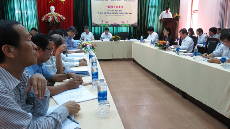 Đà Nẵng pa zum lâng tổ chức Hội thảo “ Loom luônh ma nứih bhrợ báo cóh pr’đơợ truyền thông xoọc đâu”