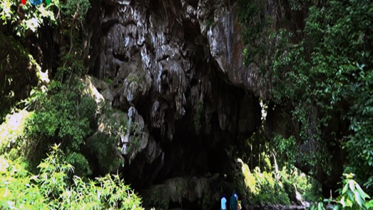 KHÁM PHÁ HANG ĐỘNG PRAZOONG Ở ĐÔNG GIANG