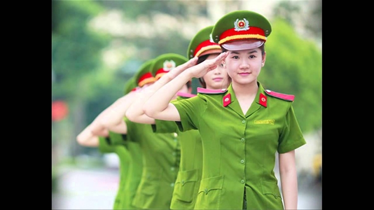Pân đil Công an Nhân dân học tập lâng ting bhrợ têng cơnh tấm gương đạo đức Hồ Chí Minh