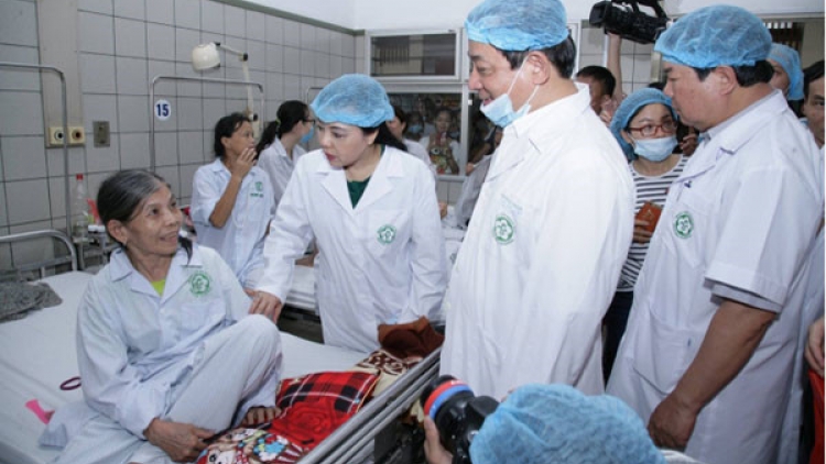 Tập thể bác sỹ k’đươi moon lâng Bộ Công an đắh tu bhiệc tai biến p’lêê họong đhị Hoà Bình