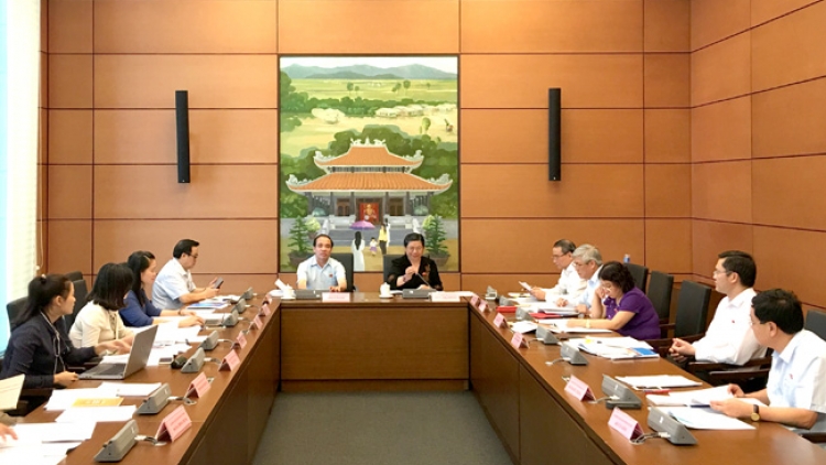 Quốc hội prá xay Dự án Luật Thuỷ sản (bhr’lậ)