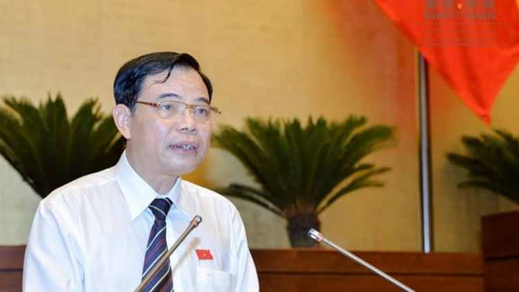 Quốc hội xơợng Tờ trình lâng xay trúih thẩm tra Dự án Luật Thủy sản ( bhr’lậ)