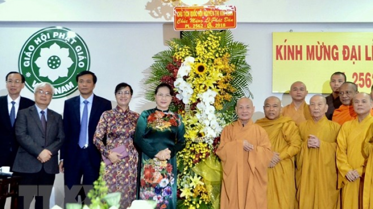 Chủ tịch Quốc hội Nguyễn Thị Kim Ngân hơnh déh Phật đản