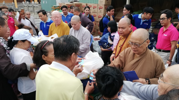 TPHCM: Cher đoọng 1.000 hun pr’hêl đhị t’ngay Phật Đản