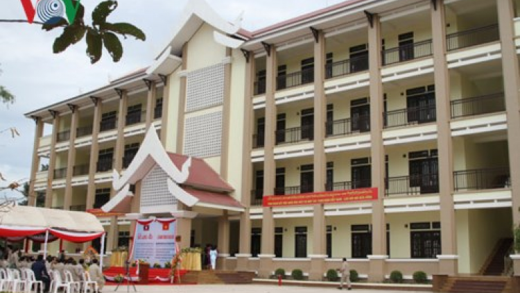 Khánh thành Trường PTTH Xỉ-thà-na-xay, hun pr’hêl cher đoọng âng Tổng Bí thư-Chủ tịch k’tiếc k’ruung Nguyễn Phú Trọng đoọng ha Bolikhamxay-Lào