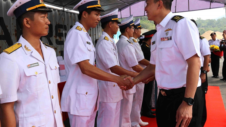 Bhuông Hải quân Singapor lưm thành phố Đà Nẵng