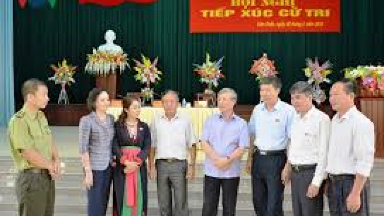 Chủ niệm Uỷ ban Kiểm tra Trung ương Trần Quốc Vượng tr’lum lâng đhanuôr chr’hoong Văn Chấn, tỉnh Yên Bái