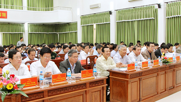 Quảng Trị: Ra pặ pa xiêr 400 bhươl cr’noon, zr’lụ phố