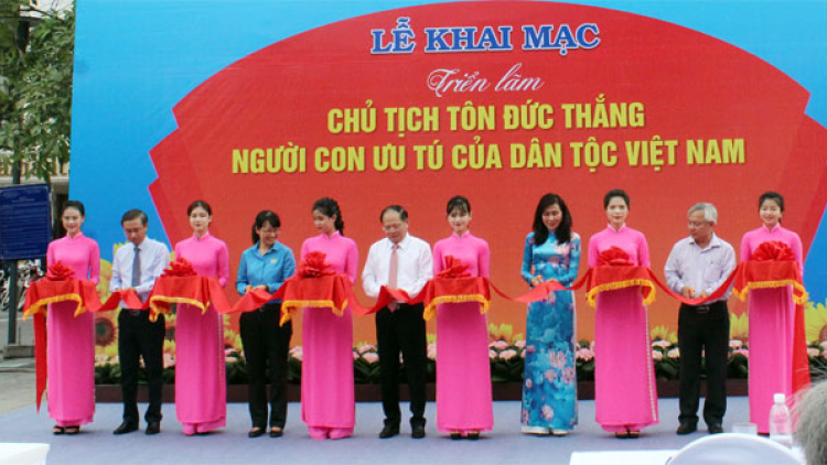 Thành phố Hồ Chí Minh: Triển lãm p’cắh 270 ta la cha nụp ooy Chủ tịch Tôn Đức Thắng