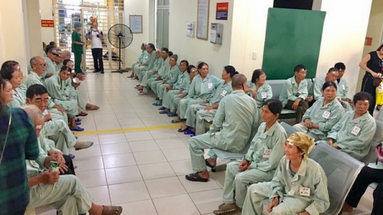 Quảng Ninh: K’nặ 140 apêê jéh k’ăy bơơn ta roóch pa dứah xăl đục thuỷ tinh thể k’goóh