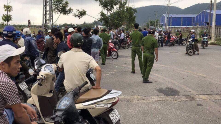Đà Nẵng: K’ha riêng đhanuôr lướt groong đông máy thép.