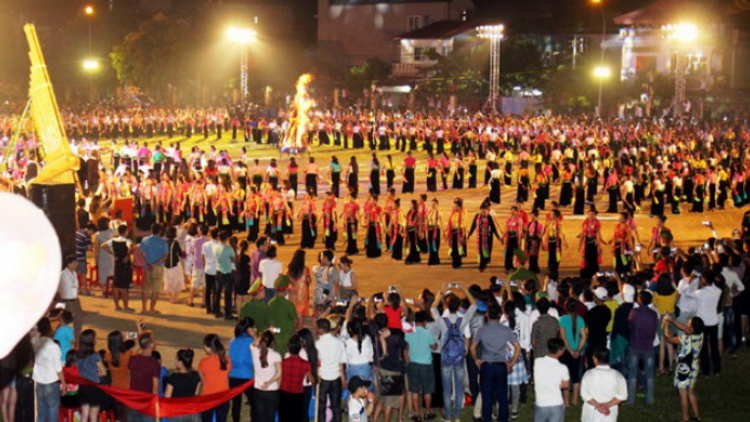 Yên Bái: Bhrợ têng cớ bh’rợ đợ t’ngay Văn hoá – Du lịch Mường Lò lâng bhiệc bhan ruộng chuôr Mù Cang Chải
