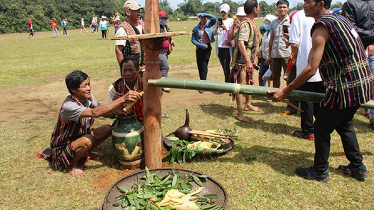 Bình Phước bhrợ pa dưr bh’rợ zr’ziêng bhlưa manuýh Mạ lâng manuýh M’nông