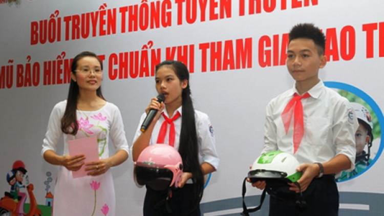 Ta đang moon bhrợ bh’rợ thi xrặ bhrợ pr’hát lâng pr’đớc: Ta đhâm c’moo lâng văn hoá c’lâng p’rang