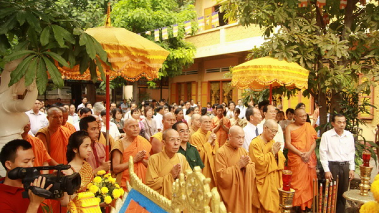 Bấc bh’rợ chr’nắp bêl bhiệc bhan Sene Dolta âng đhanuôr Khmer