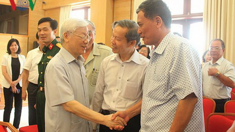 Tổng Bí thư bhrợ Chủ tịch k’tiếc k’ruung cắh nặc kiêm nhiệm, nhất thể hoá
